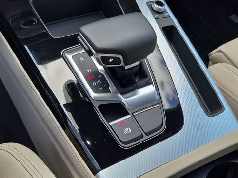 Certified 2025 Audi Q5 2.0T Premium Plus image 25