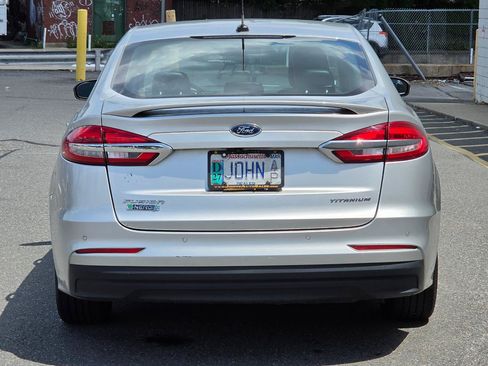 Used 2019 Ford Fusion Energi Titanium FWD image 6