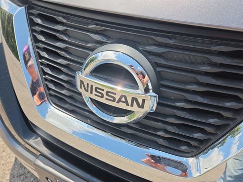 Used 2017 Nissan Rogue S FWD image 19