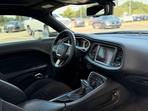Used 2016 Dodge Challenger R/T Scat Pack RWD image 19