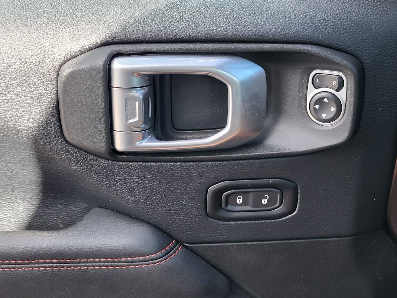 Used 2019 Jeep Wrangler Unlimited Rubicon AWD/4WD image 14