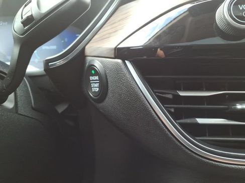 Certified 2020 Ford Escape Titanium AWD/4WD image 22