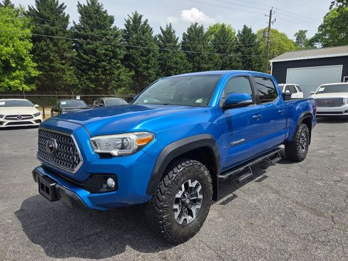 Used 2018 Toyota Tacoma TRD Off-Road w/ Technology Package AWD/4WD image 3