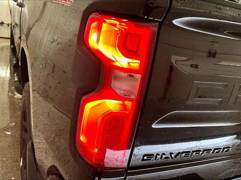 Used 2021 Chevrolet Silverado 1500 LT Trail Boss image 24