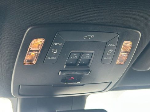 Used 2025 Toyota Sienna XSE w/ XSE Premium Package image 20