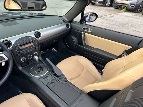 Used 2010 MAZDA MX-5 Miata Grand Touring w/ Premium Pkg RWD image 29