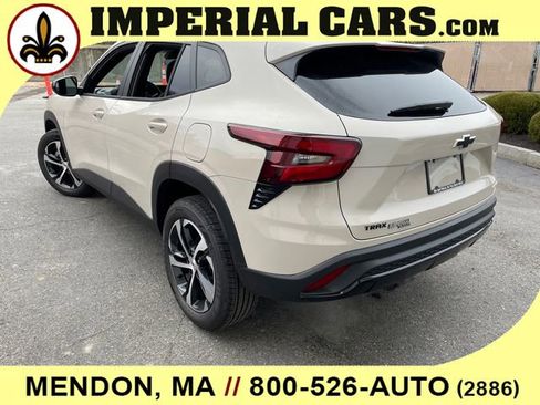 New 2026 Chevrolet Trax RS w/ Sunroof Package image 10