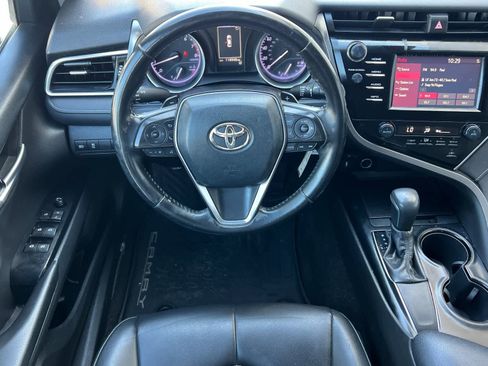 Used 2018 Toyota Camry SE w/ Moonroof Package image 15