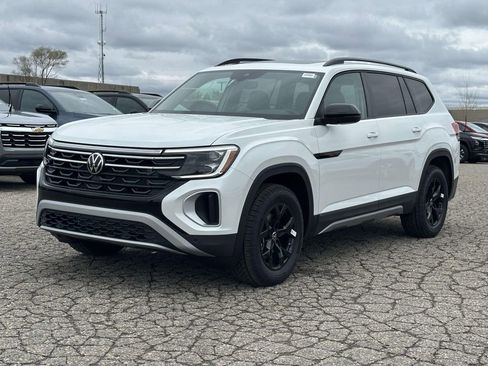 New 2026 Volkswagen Atlas Peak Edition AWD/4WD image 1