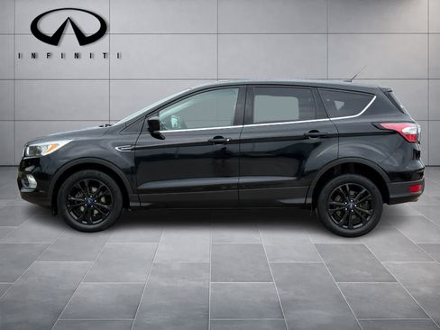 Used 2017 Ford Escape SE FWD image 4