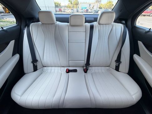 Used 2018 Mercedes-Benz E 300 image 34