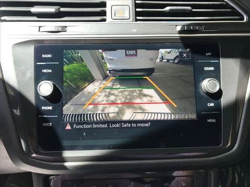 Used 2023 Volkswagen Tiguan SE R-Line FWD image 17