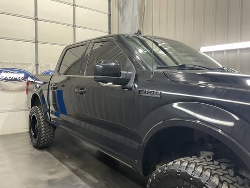 Used 2018 Ford F150 Platinum w/ Equipment Group 701A Luxury image 4