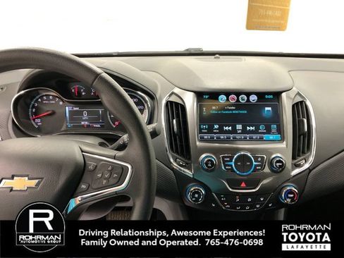 Used 2017 Chevrolet Cruze LT w/ Sun And Sound Package FWD image 20