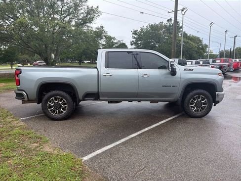 Used 2024 Chevrolet Silverado 3500 LTZ w/ LTZ Plus Package AWD/4WD image 4