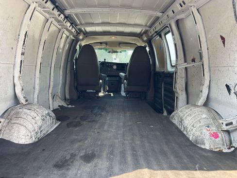 Used 2012 Chevrolet Express 3500 image 15