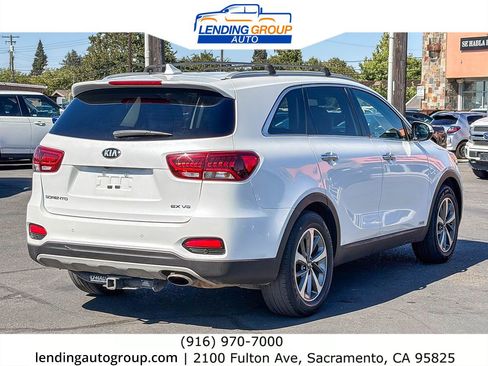 Used 2019 Kia Sorento EX AWD/4WD image 4