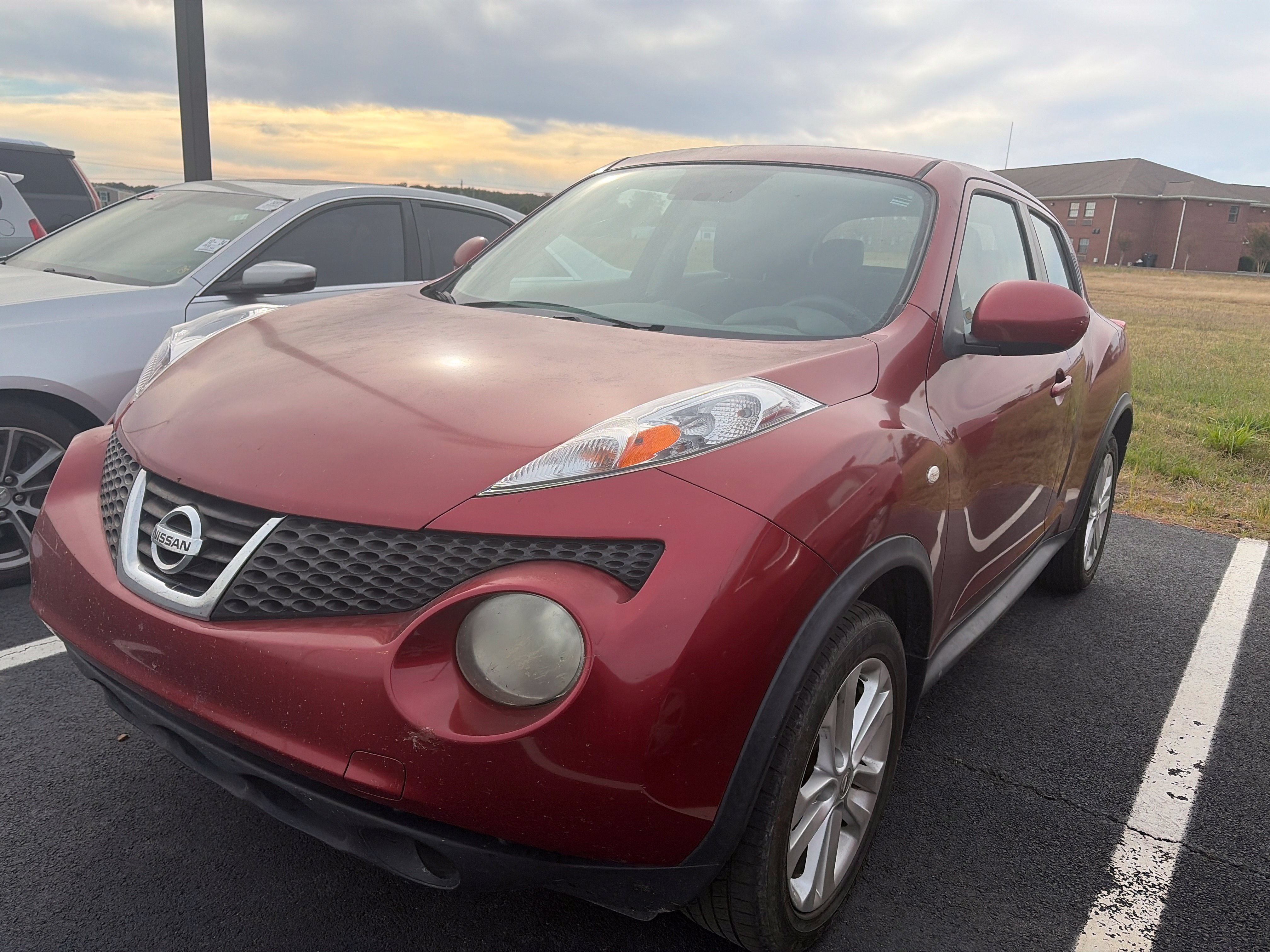 Used 2013 Nissan Juke S FWD image 1