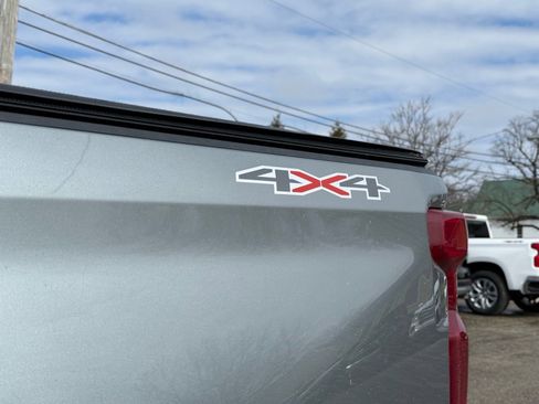 Used 2023 Chevrolet Silverado 1500 Custom image 9