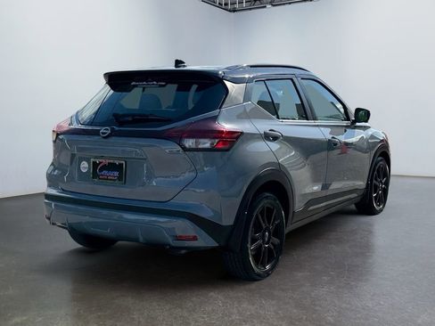 Used 2022 Nissan Kicks SR w/ Premium Package FWD image 5