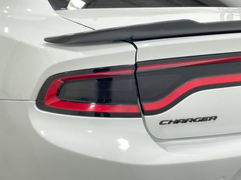Used 2019 Dodge Charger Scat Pack w/ Daytona Edition Group RWD image 32