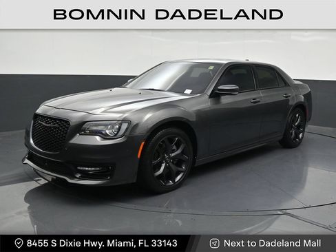 Used 2023 Chrysler 300 S w/ Comfort Group RWD image 1
