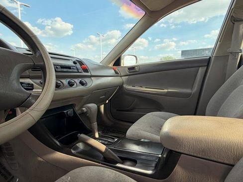 Used 2003 Toyota Camry XLE FWD image 15