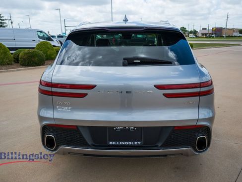 Used 2025 Genesis GV70 2.5T AWD/4WD image 6