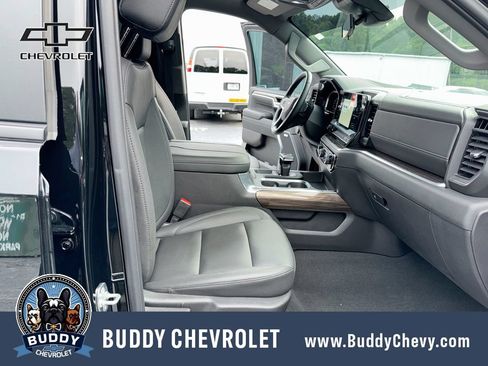 Used 2026 Chevrolet Silverado 1500 LT Trail Boss w/ LT Trail Boss Premium Package AWD/4WD image 32