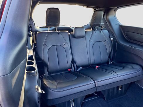 New 2026 Chrysler Pacifica Select FWD image 24