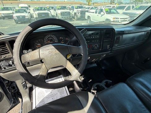 Used 2006 GMC Sierra 3500 W/T w/ Heavy-Duty Power Package image 13