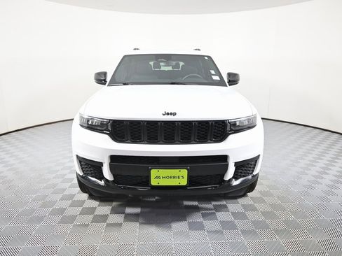 Used 2022 Jeep Grand Cherokee L Laredo image 10