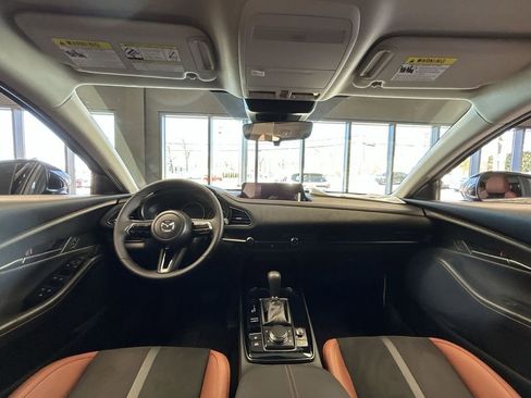 Used 2025 MAZDA CX-30 Carbon image 12