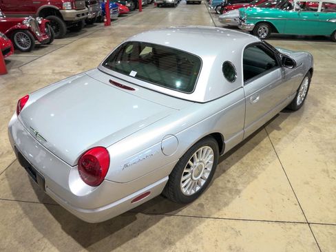 Used 2004 Ford Thunderbird Deluxe image 40