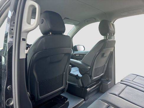 Used 2023 Mercedes-Benz Metris Passenger image 36