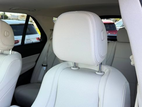 Used 2025 Mercedes-Benz GLE 450e 4MATIC image 3