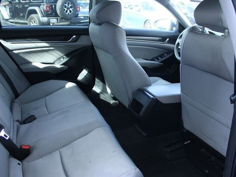 Used 2018 Honda Accord LX image 15