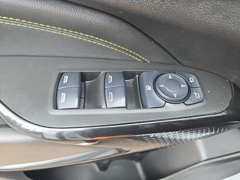 Used 2024 Chevrolet Trax ACTIV w/ Sunroof Package FWD image 27