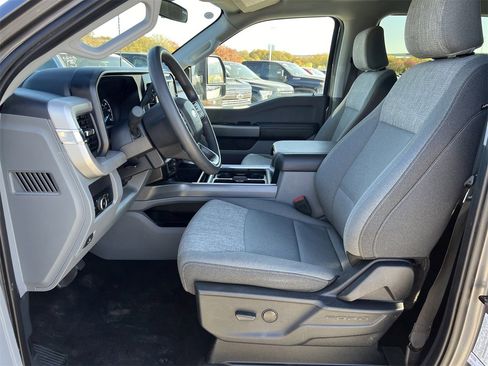 Used 2025 Ford F250 XLT w/ FX4 Off-Road Package image 27