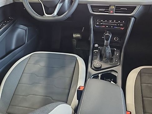 New 2026 Volkswagen Taos SE AWD/4WD image 24