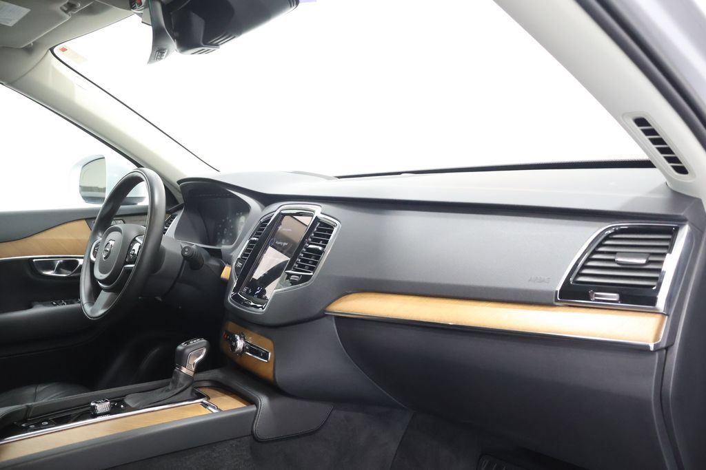 Used 2022 Volvo XC90 T6 Momentum w/ Advanced Package AWD/4WD image 23