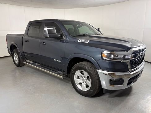 Used 2025 RAM 1500 Big Horn AWD/4WD image 2