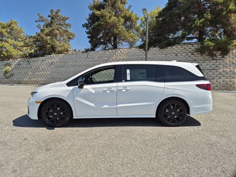 New 2026 Honda Odyssey Sport-L image 2