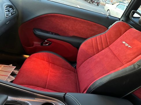 Used 2015 Dodge Challenger SRT Hellcat image 16