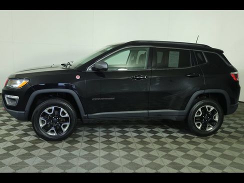 Used 2017 Jeep Compass Trailhawk w/ Navigation Group AWD/4WD image 15