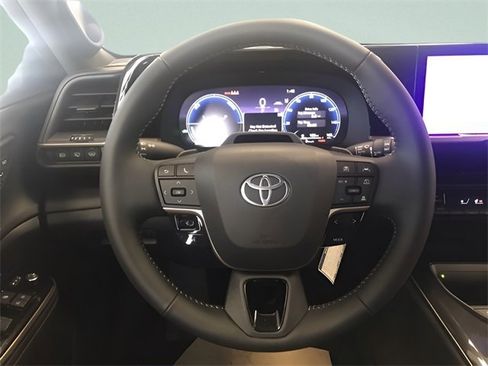 New 2025 Toyota Crown Signia image 18