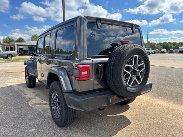 Used 2026 Jeep Wrangler Unlimited Sahara AWD/4WD image 4