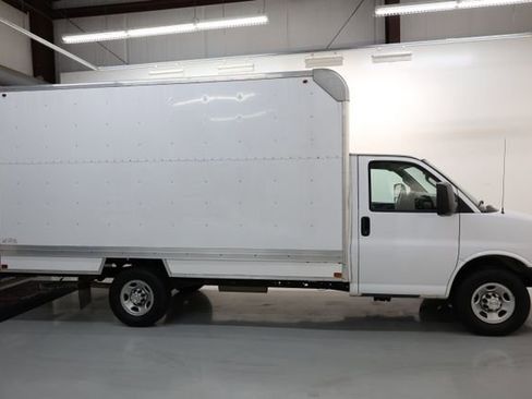 Used 2022 Chevrolet Express 3500 w/ Driver Convenience Package image 31