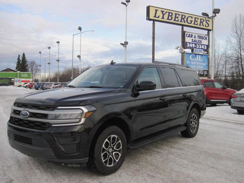 Used 2024 Ford Expedition Max XLT image 1