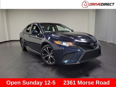 Used 2020 Toyota Camry SE FWD image 1